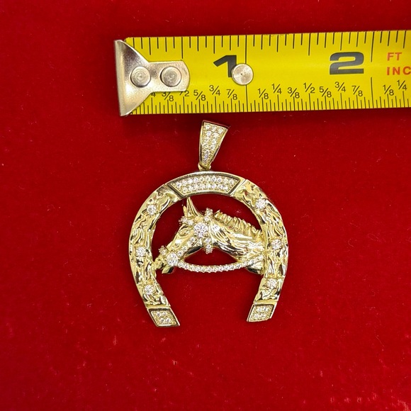925 Sterling Silver 18K Gold Plated Horse Head Horseshoe Pendant Iced CZ 10g - Picture 7 of 7